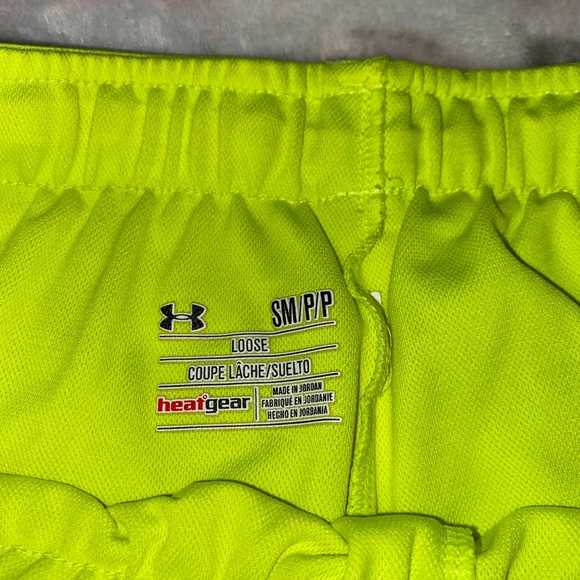 Under Armour Shorts - Picture 5 of 6